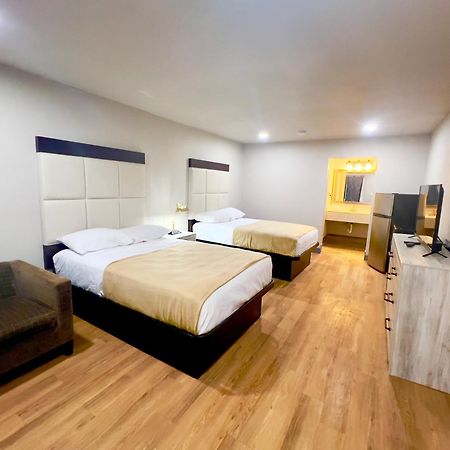 Economy Inn And Suites Tulsa Bagian luar foto