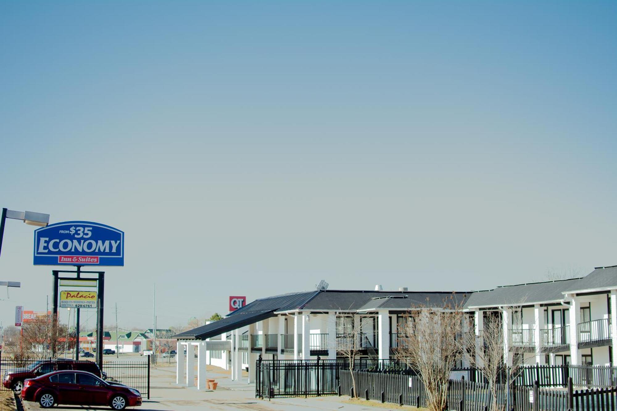 Economy Inn And Suites Tulsa Bagian luar foto